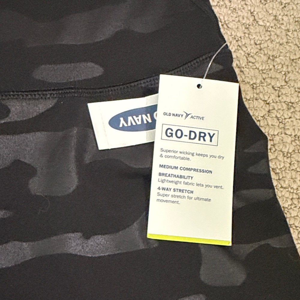 Old Navy Black Camouflage active wear leggings - Picture 3 of 3